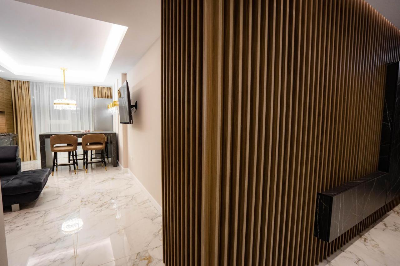 Deluxe Aparthotel Marwell Residence Suceava Exteriör bild
