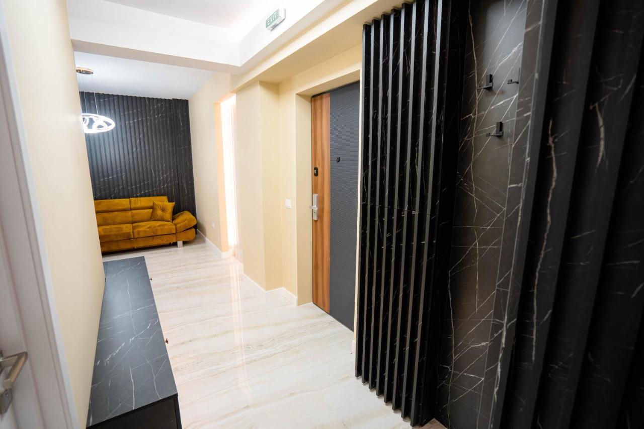 Deluxe Aparthotel Marwell Residence Suceava Exteriör bild