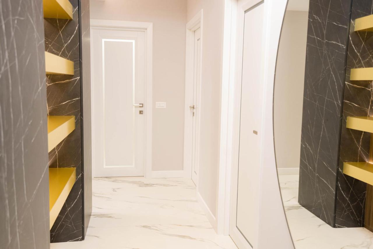 Deluxe Aparthotel Marwell Residence Suceava Exteriör bild